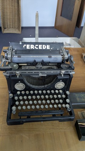 Mercedes schreibmaschine - mercedes,